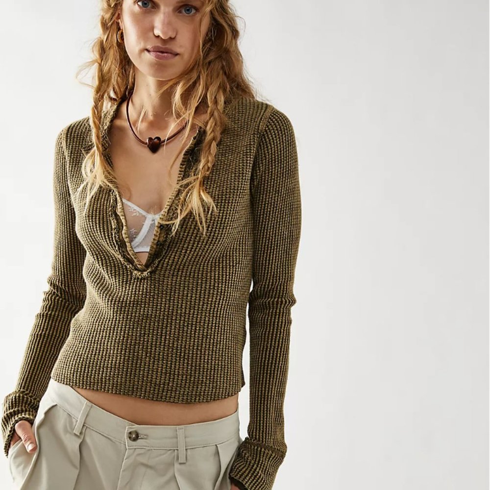 Free People One Colt Thermal top Army Green Sz. L NWT